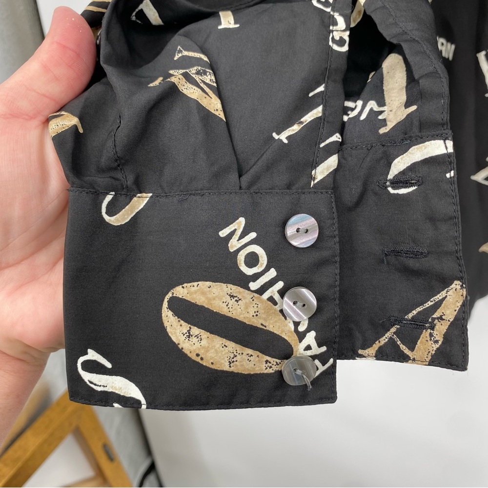 Vintage 100% Silk Button-Up Shirt‎ Sz 14 W Fashion Typography Style Glamour AOP - Picture 9 of 15